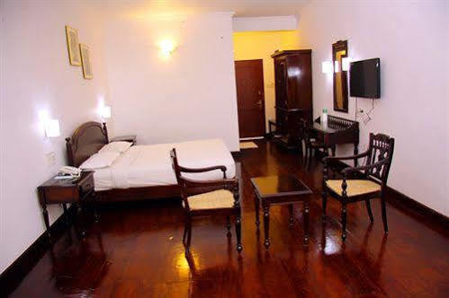 Oak Field Resort Munnar Buitenkant foto