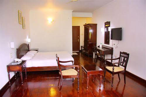 Oak Field Resort Munnar Buitenkant foto